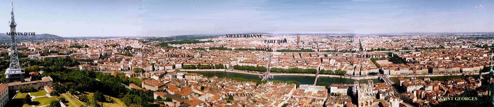 Panorama sur Lyon depuis Fourvi�re: d�placez vous vers la droite 